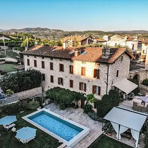 - Relais De Charme La Caminella San Pietro in Cariano